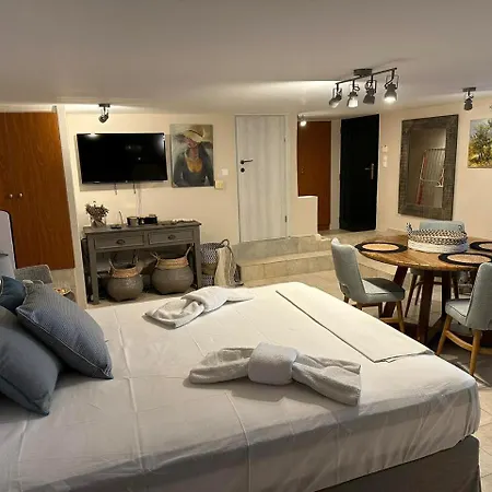 Karya Apartment *
